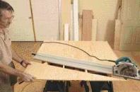 Thanks to sliding supports, the Smart Table can support a full sheet of plywood.
