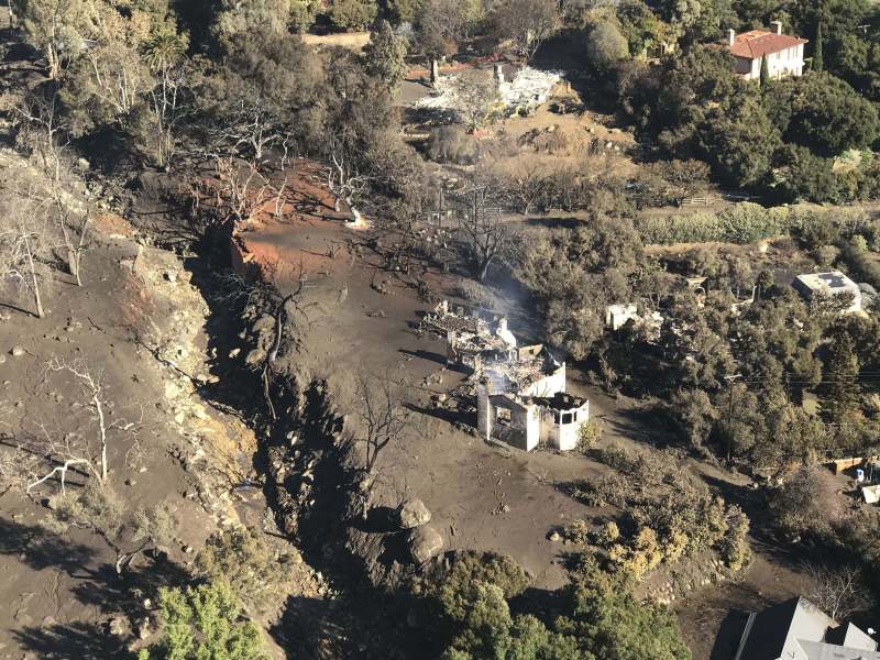 A California Air National Guard HH-60G Pave Hawk rescue helicopter with air crews and two Guardian Angel pararescuemen from the 129th Rescue Wing Moffett Air National Guard Base, Calif, provide search and rescue operations after Southern California mudslides, Jan. 10, 2018. (U.S. Air National Guard photo by Staff Sgt. Cristian Meyers)