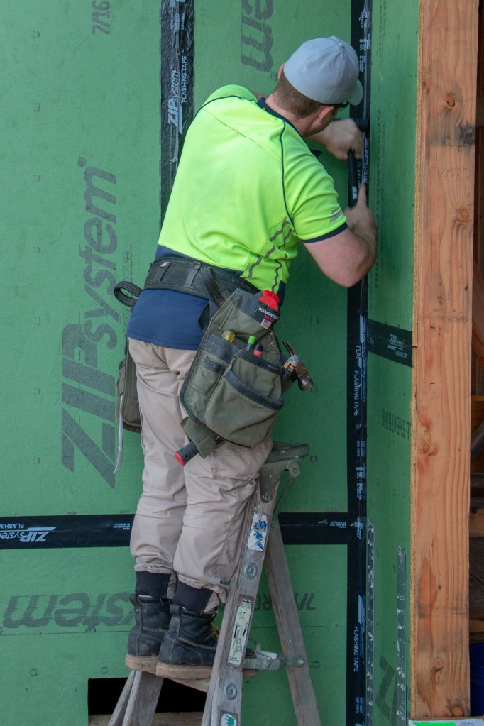 Diamondback GRRande bags have the brand’s “cottonmouth” design, which is intended to stay open and hold more fasteners and loose items than previous models.