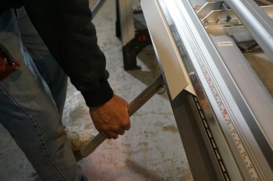 Finally, add the 45° bend for the kick out along the bottom edge of thedrip edge.