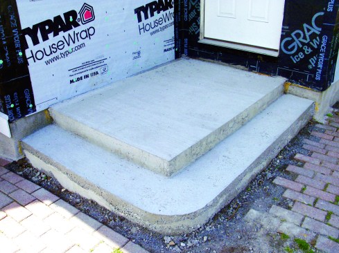 To add a decorative touch, I curved the outer corner of the lower step.