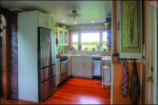 The completed compact kitchen.