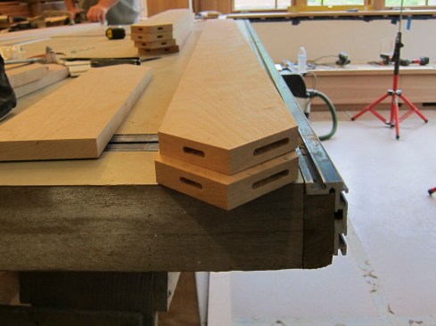 Each board had a wide and a thin slot plunge-cut into it to receive the Domino inserts; the wide slot allowed for a degree of play during assembly.