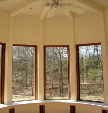 The first-floor breakfast room was trimmed with curved paint-grade paneling. The plywood fit into a
rabbet formed between the laminations in the stiles and rails.