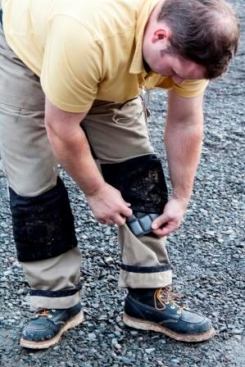 Kneepad inserts slip into pockets on the legs