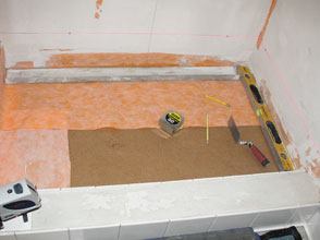Like the Hilti, the Agatec can project a level beam.