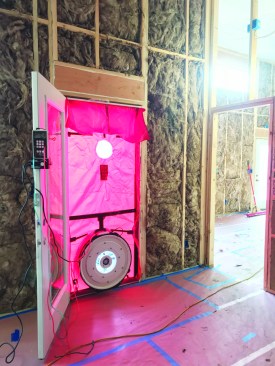 There are currently two popular blower-door makers selling in the U.S. market—The Energy Conservatory (TEC) and Retrotec. The author runs an older TEC model.