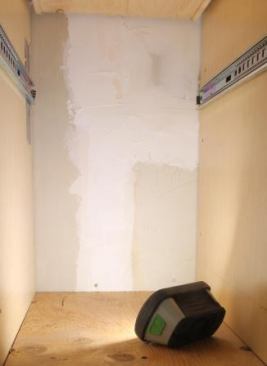 Evenly dispersed light in tight quarters