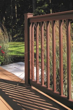 CertainTeed Oxford railing in Rustic Rose.
