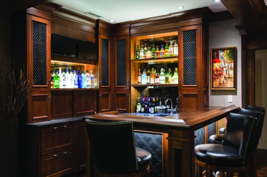 Accent lights and downlights for the bar