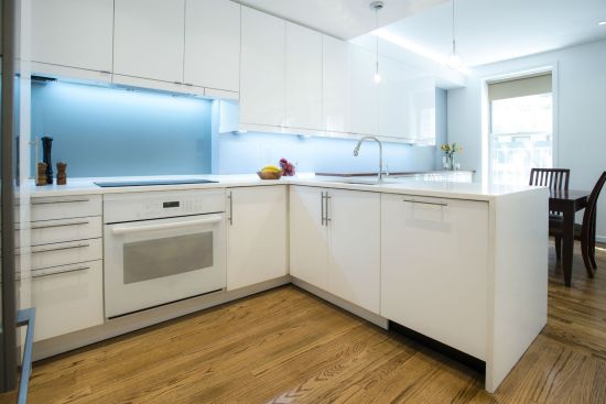 Thanks to a complete overhaul by JMA founder/principal Jorge Mastropietro and his team, the kitchen of a small apartment in the Gramercy
Park neighborhood of New York was transformed from a &nbsp;tight and cramped space to an open area complete with a pantry, which is a rarity in Manhattan. Appliances were updated and rearranged and walls surrounding the kitchen were removed, adding 5 feet to the room's dimensions and creating a more natural flow to the dining area.