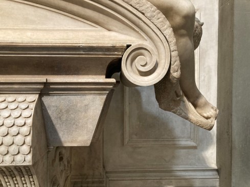 Detail of the sculpture Dusk and Dawn