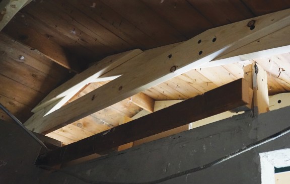 On every other rafter assembly, the crew installed 2x4 collar ties just below the ridge board.