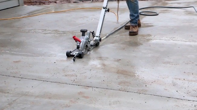 The tool is GFCI protected, something I really like when mixing water, extension cords and electricity. 