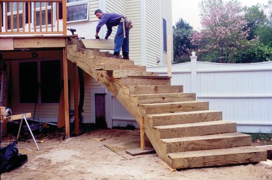 He works up the stair as high as he can until he has to remove the bending frame.
